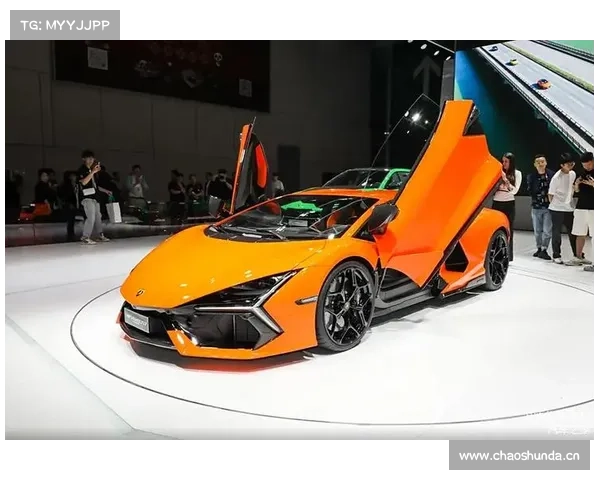 全新“大牛”造型曝光!V12+混动或超800匹 这是要上天的节奏? 全新“大牛”造型曝光!V12+混动或超800匹 这是要上天的节奏?